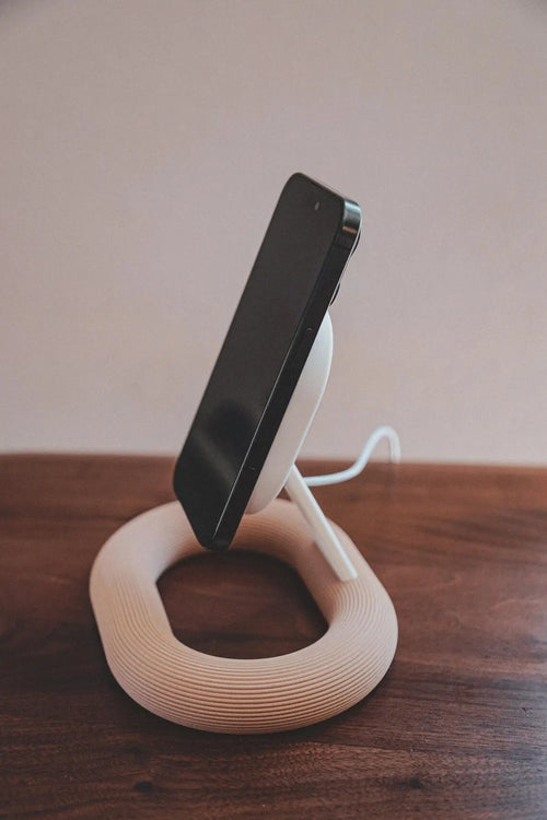 Aero Dock MagSafe Charger Stand